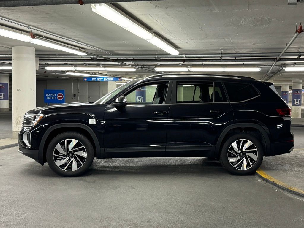 2024 Volkswagen Atlas 2.0T SE w/Technology 30