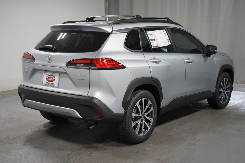 2025 Toyota Corolla Cross XLE 8