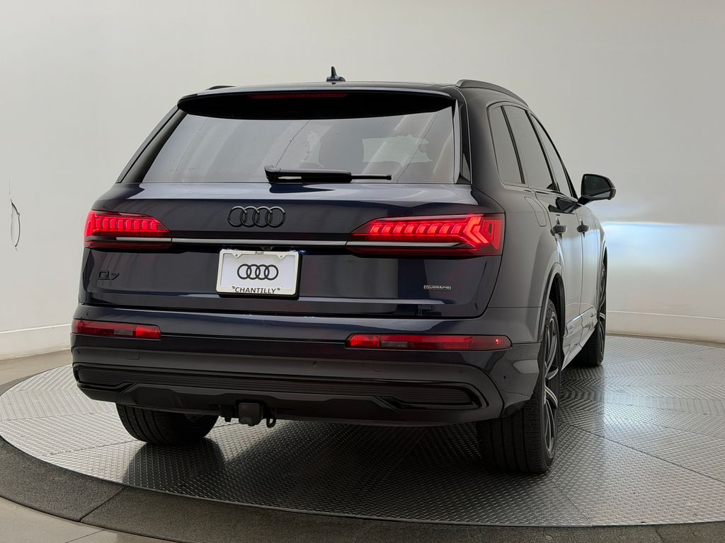 Thumbnail: 2023 Audi Q7 - 6