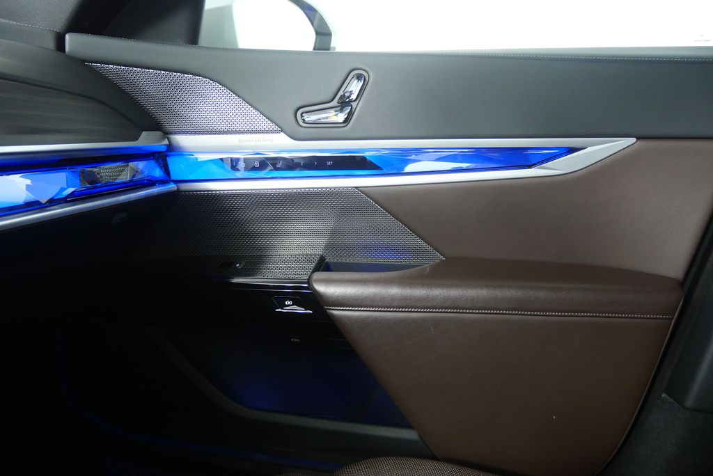 Thumbnail: 2023 BMW 7 Series - 30