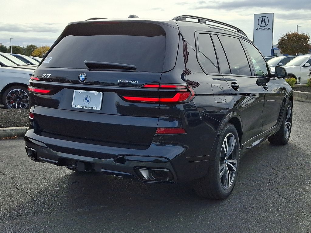 Thumbnail: 2026 BMW X7 - 4