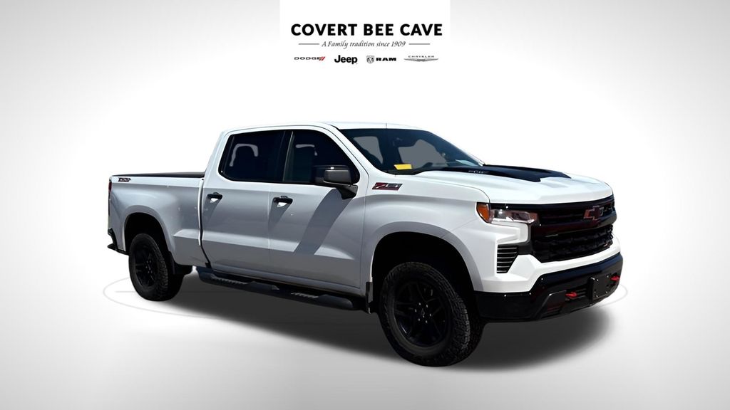 Summit White 2025 Chevrolet Silverado 1500 LT Trail Boss Crew Cab 4WD Pickup Truck Four-Wheel Drive Automatic