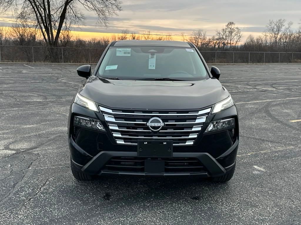 2025 Nissan Rogue SV photo