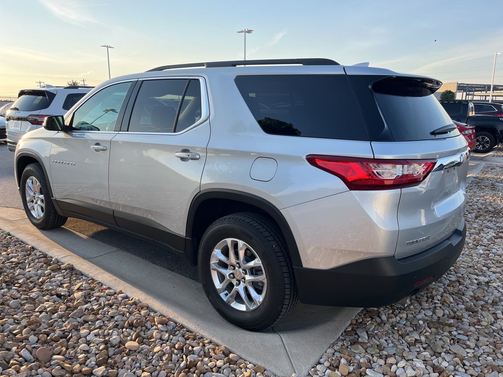 Thumbnail: 2021 Chevrolet Traverse - 4
