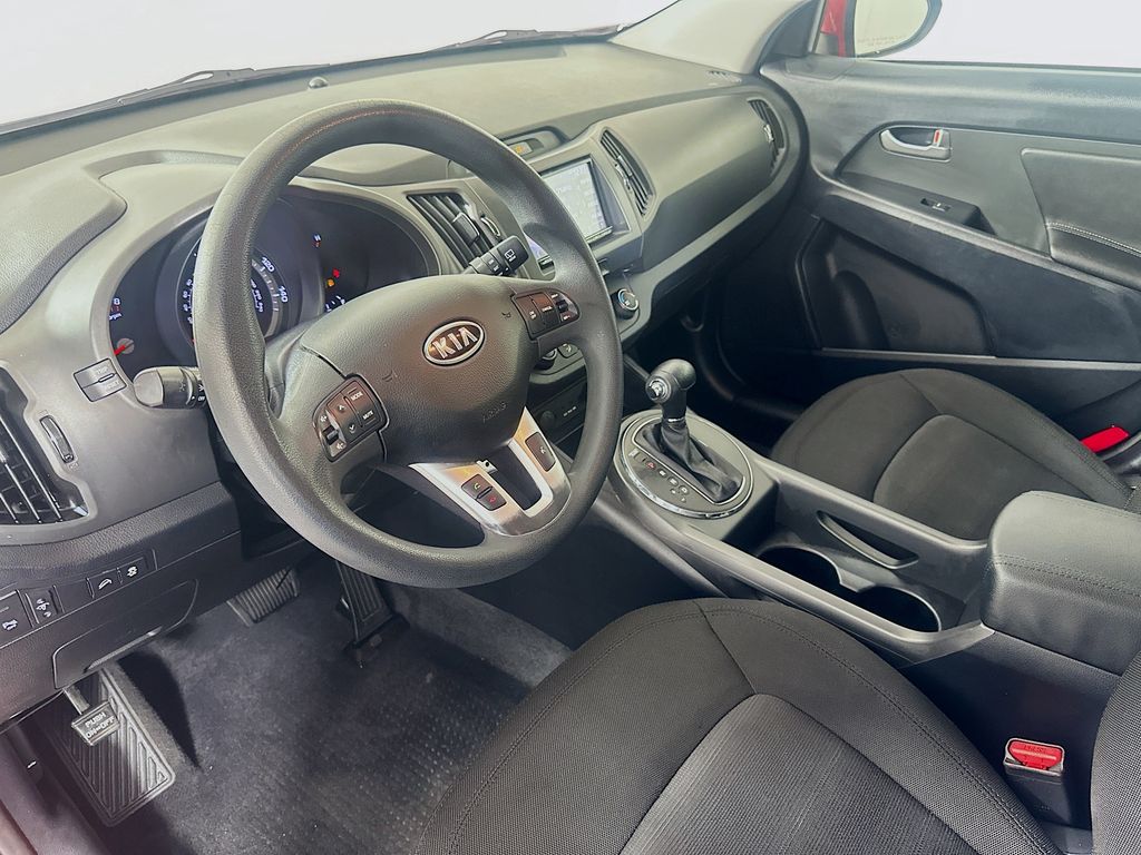 Thumbnail: 2011 Kia Sportage - 9