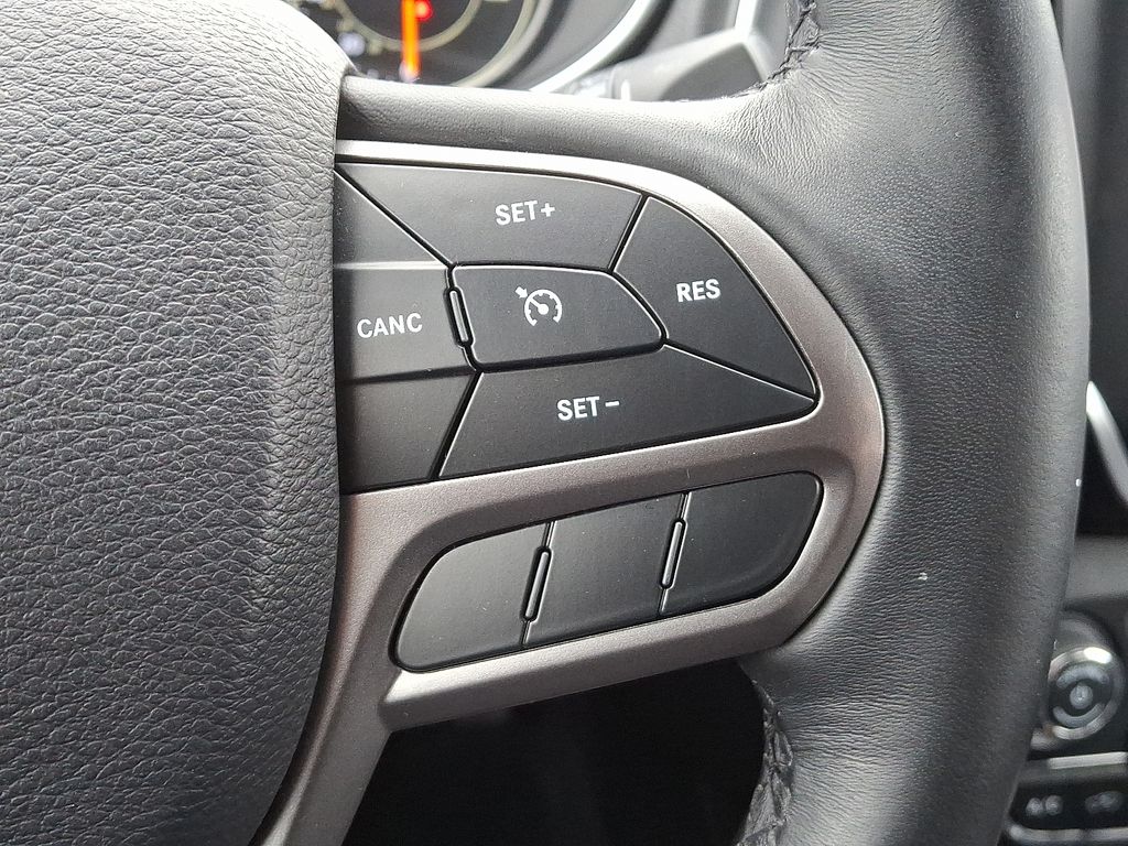 Thumbnail: 2019 Jeep Cherokee - 22