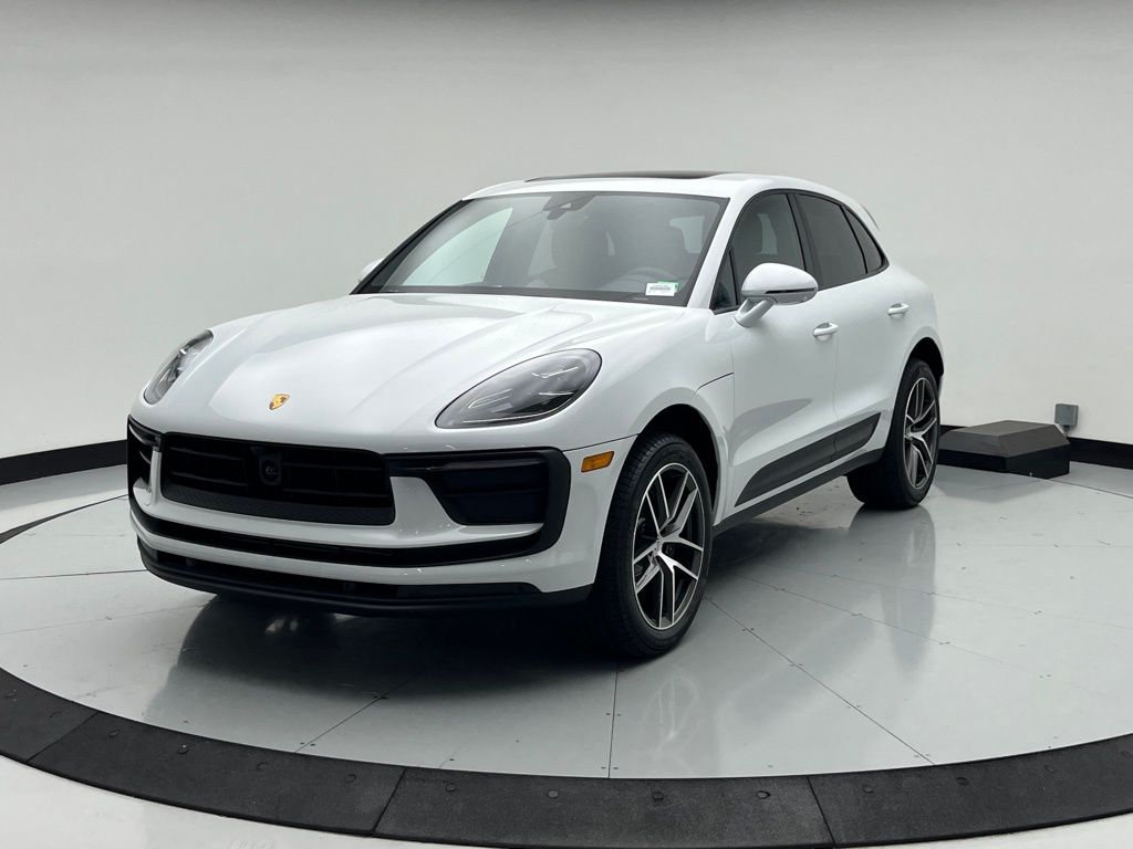 Thumbnail: 2025 Porsche Macan - 1