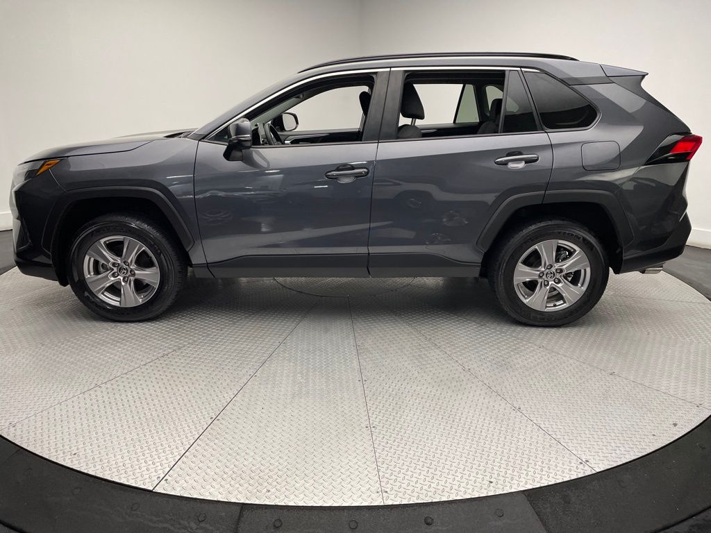 2023 Toyota RAV4 XLE 8