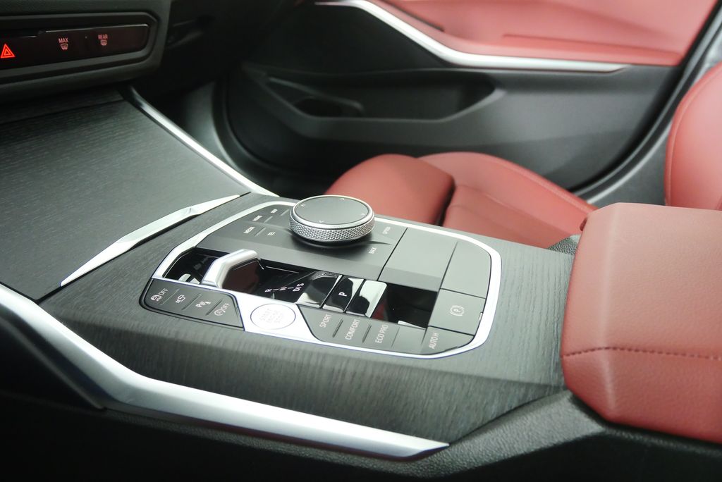 Thumbnail: 2025 BMW 3 Series - 28