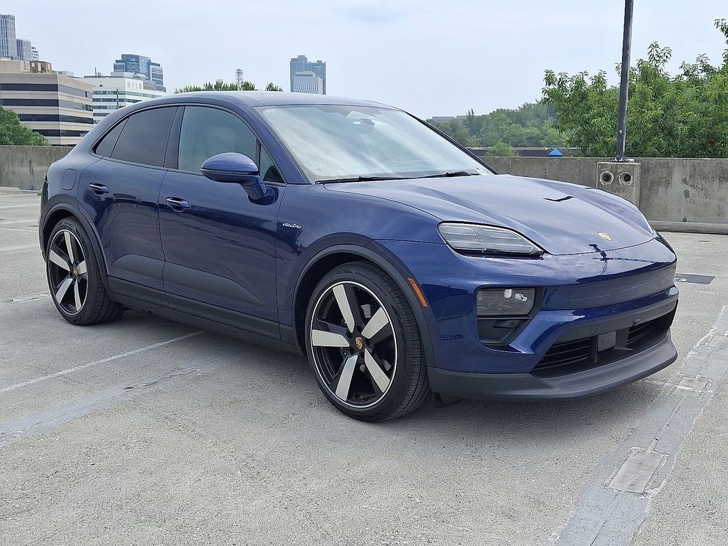 Thumbnail: 2025 Porsche Macan - 7