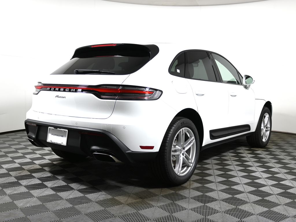 Thumbnail: 2026 Porsche Macan - 7