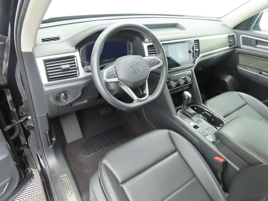 Thumbnail: 2023 Volkswagen Atlas - 9