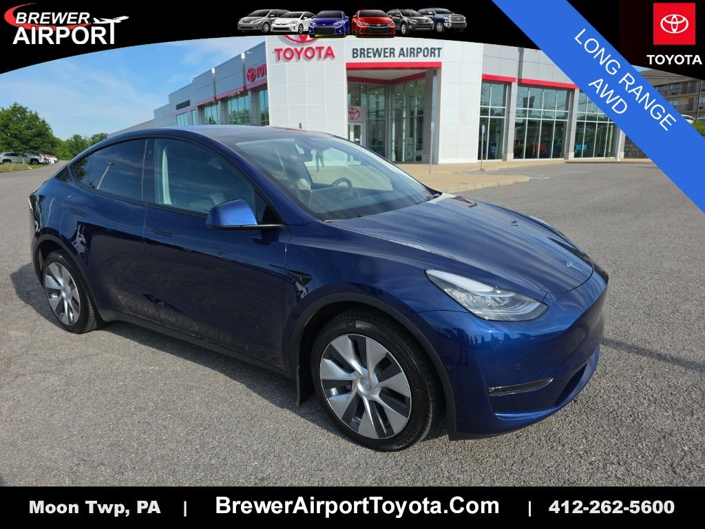 2022 Tesla Model Y Long Range Dual Motor All-Wheel Drive's photo