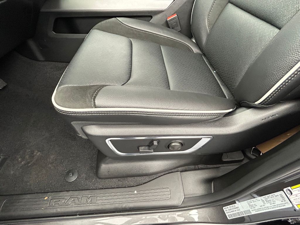 New 2026 Granite Crystal Metallic Clearcoat Ram Laramie image 11