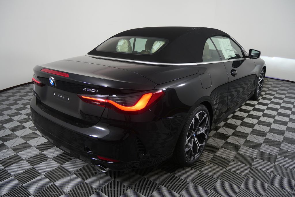 Thumbnail: 2026 BMW 4 Series - 4