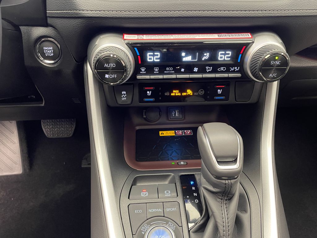 Thumbnail: 2025 Toyota RAV4 - 27