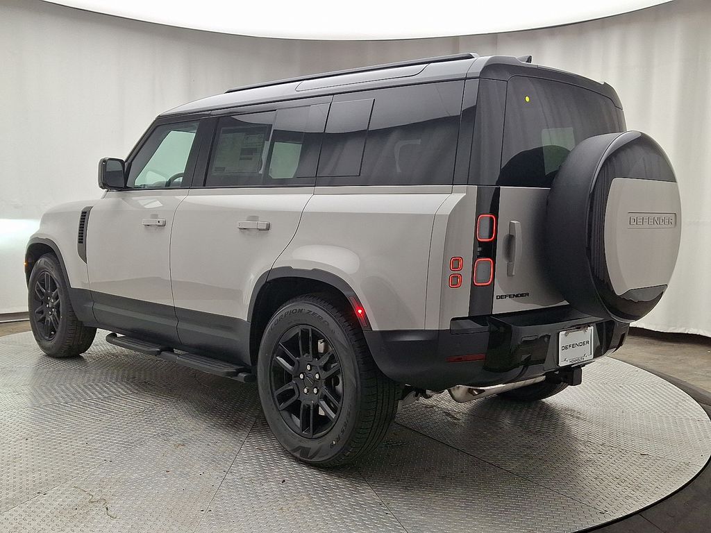 Thumbnail: 2026 Land Rover Defender - 4