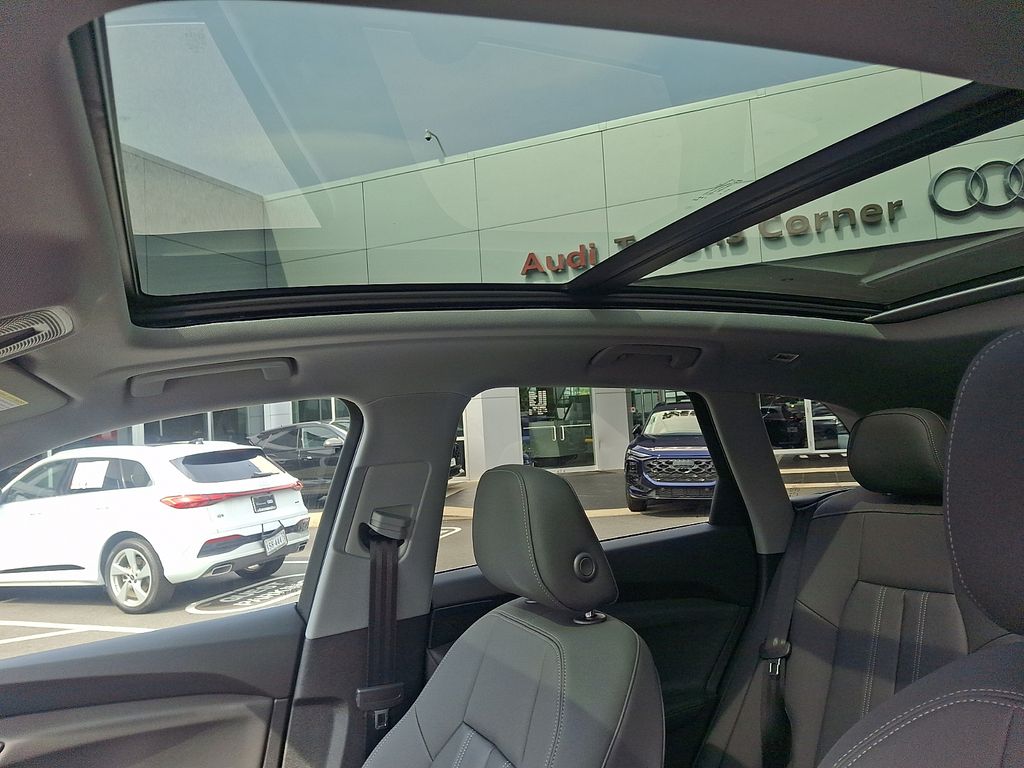 Thumbnail: 2026 Audi Q5 - 11