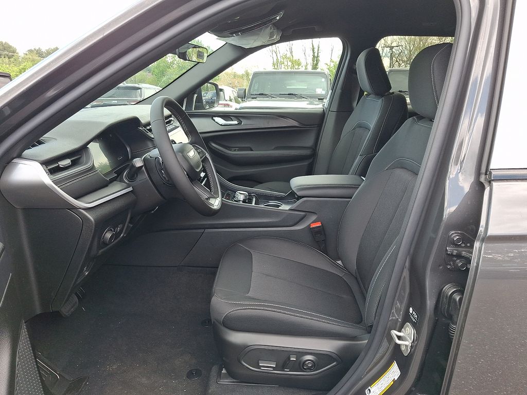 New 2026 Jeep Grand Cherokee SUV
