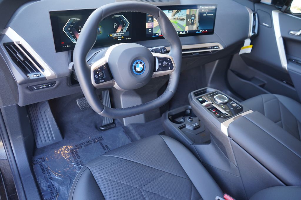 2025 BMW iX xDrive50 12