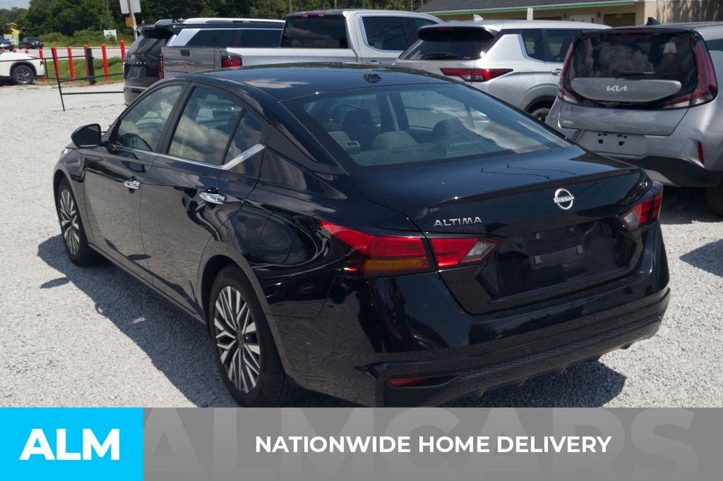 Used 2024 Black Nissan 2.5 SV image 4