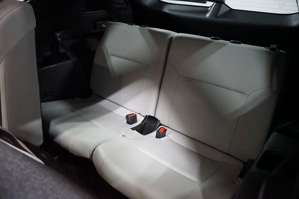 Thumbnail: 2025 Mitsubishi Outlander - 31