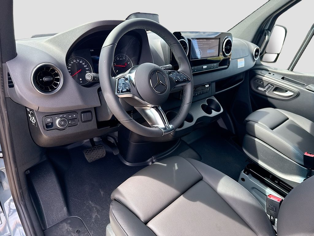 Thumbnail: 2026 Mercedes-Benz Sprinter - 9