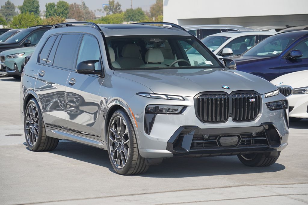 2025 BMW X7 M60i 3