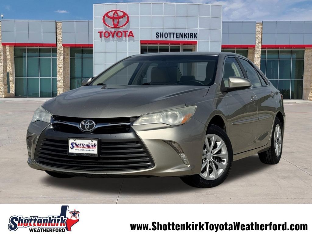 2016 Toyota Camry 2.5 Auto LE's photo