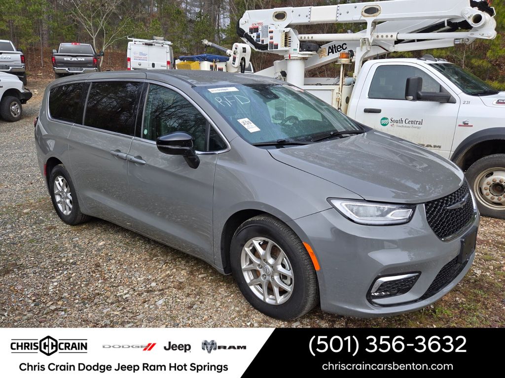 2025 Chrysler Pacifica Select FWD