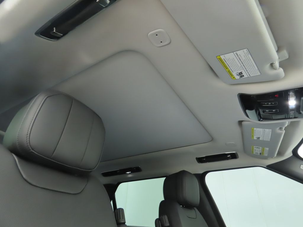 Thumbnail: 2023 Land Rover Range Rover Sport - 19