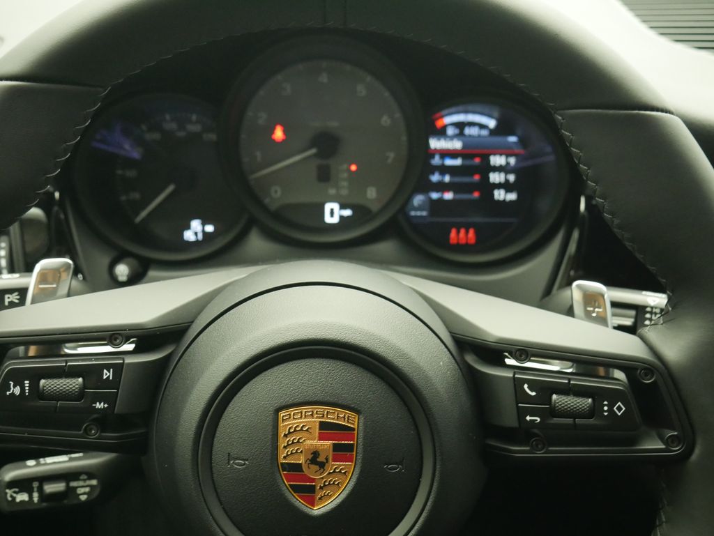 Thumbnail: 2026 Porsche Macan - 31