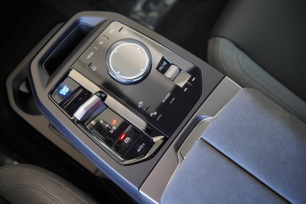 Thumbnail: 2026 BMW iX - 18