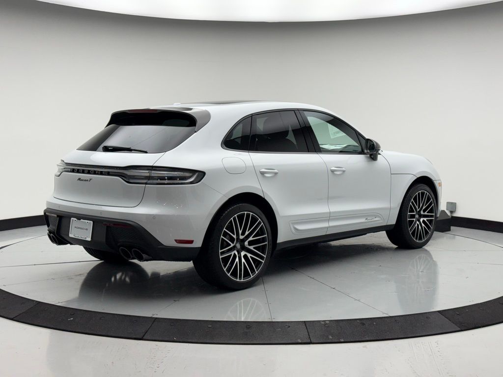 Thumbnail: 2026 Porsche Macan - 9