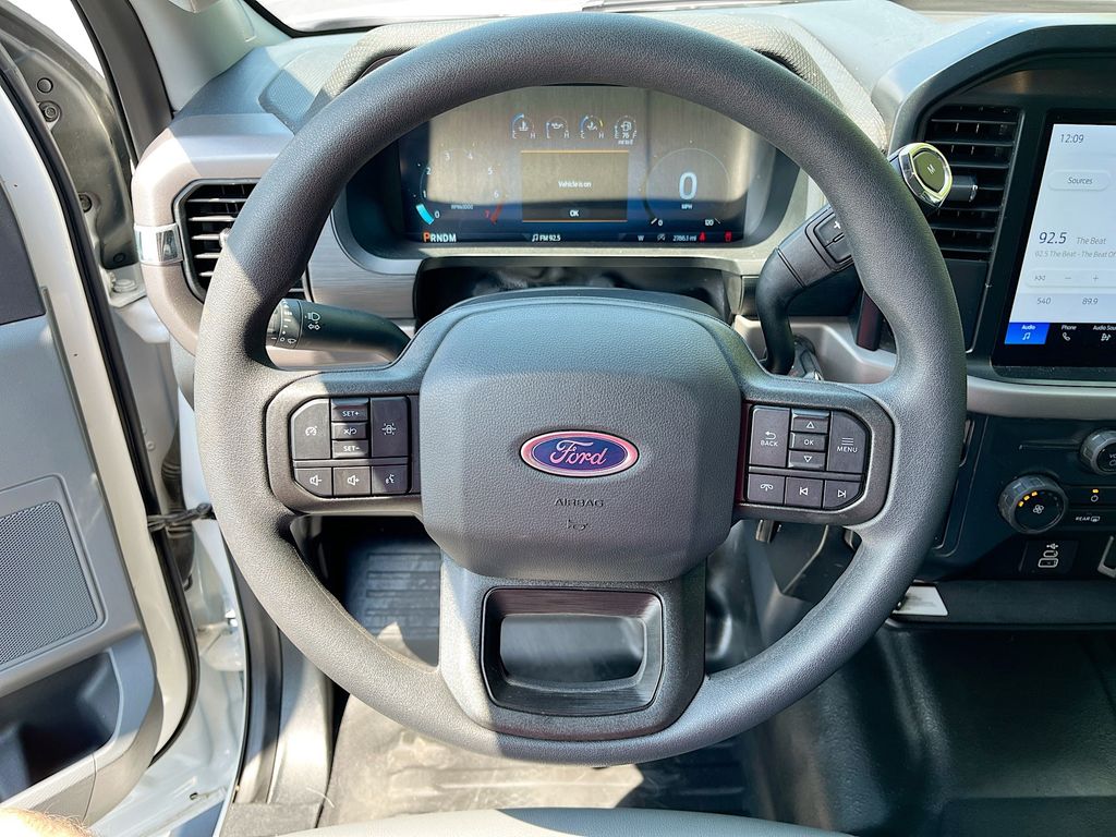 Used 2025 White Ford XL image 11