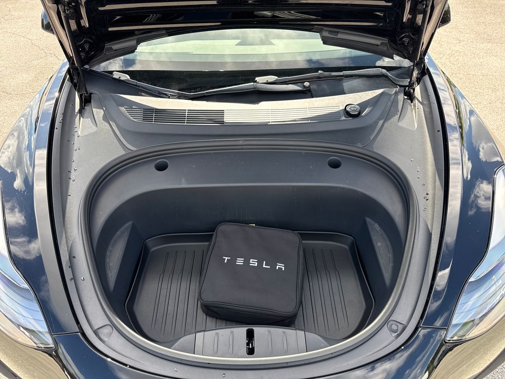 Used 2022  Tesla Long Range image 27
