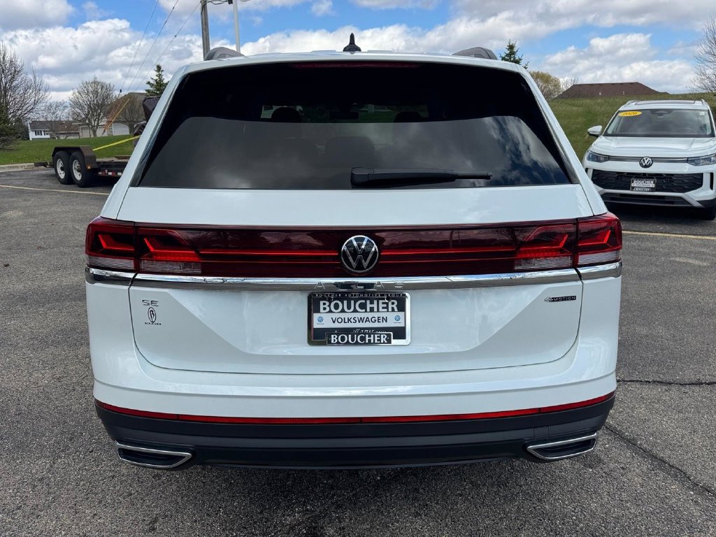 New 2026 Opal White Pearl Volkswagen SE image 3