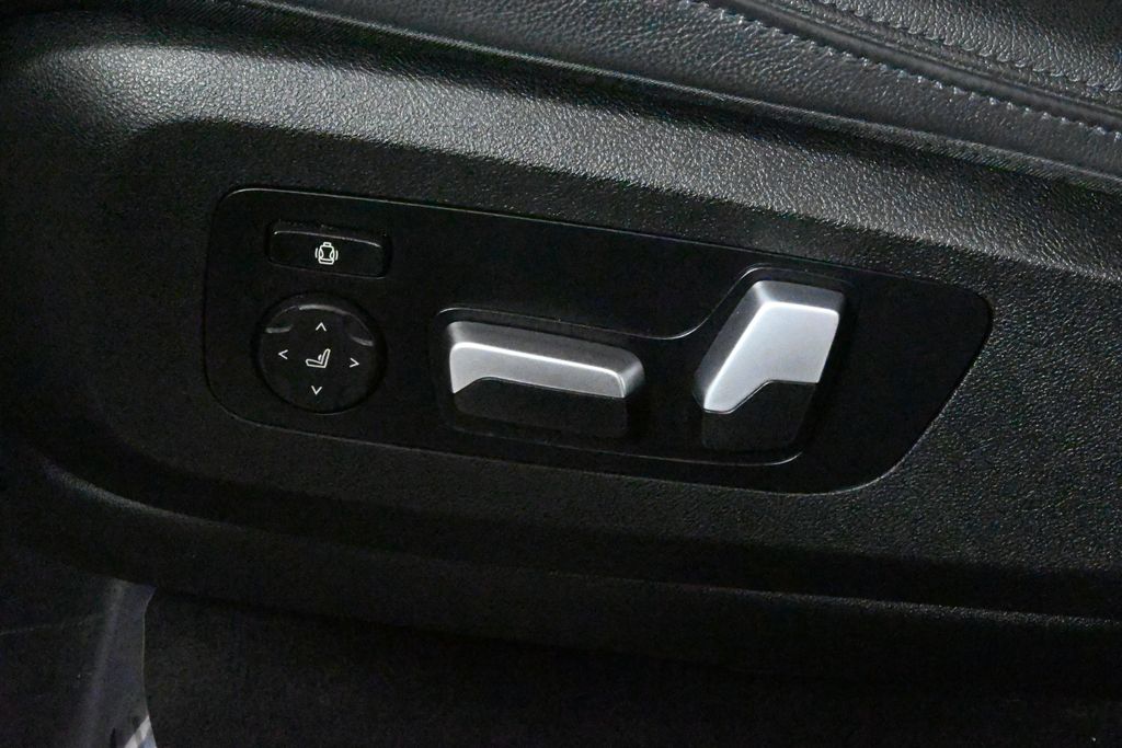 Thumbnail: 2022 BMW X5 - 28