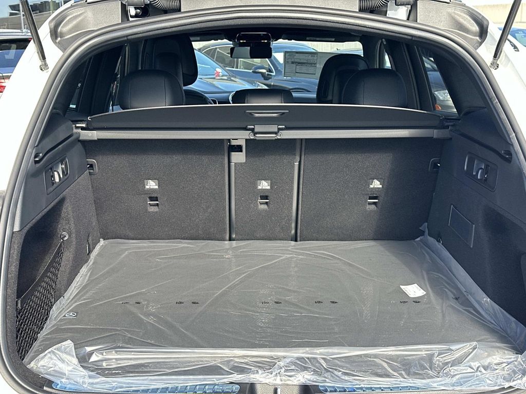 Thumbnail: 2026 Mercedes-Benz GLC - 13