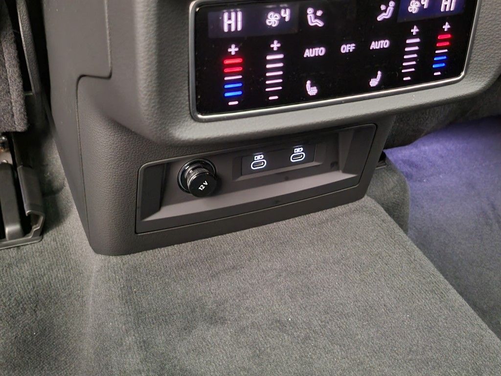 Thumbnail: 2026 Audi Q7 - 26