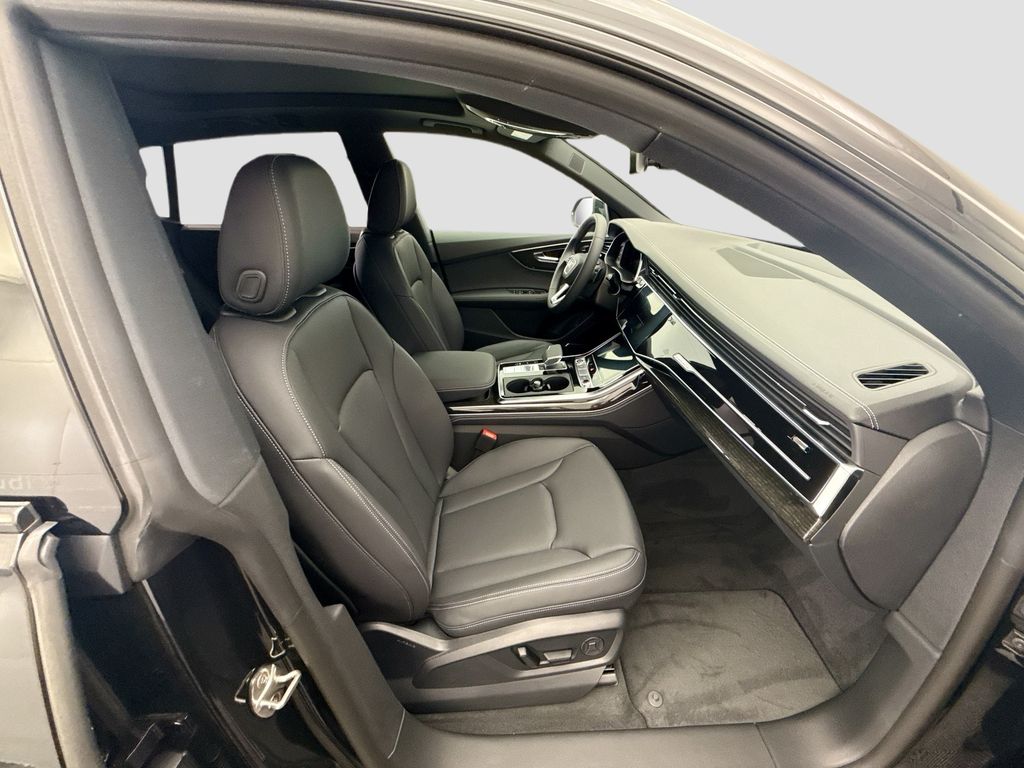 Thumbnail: 2026 Audi Q8 - 19