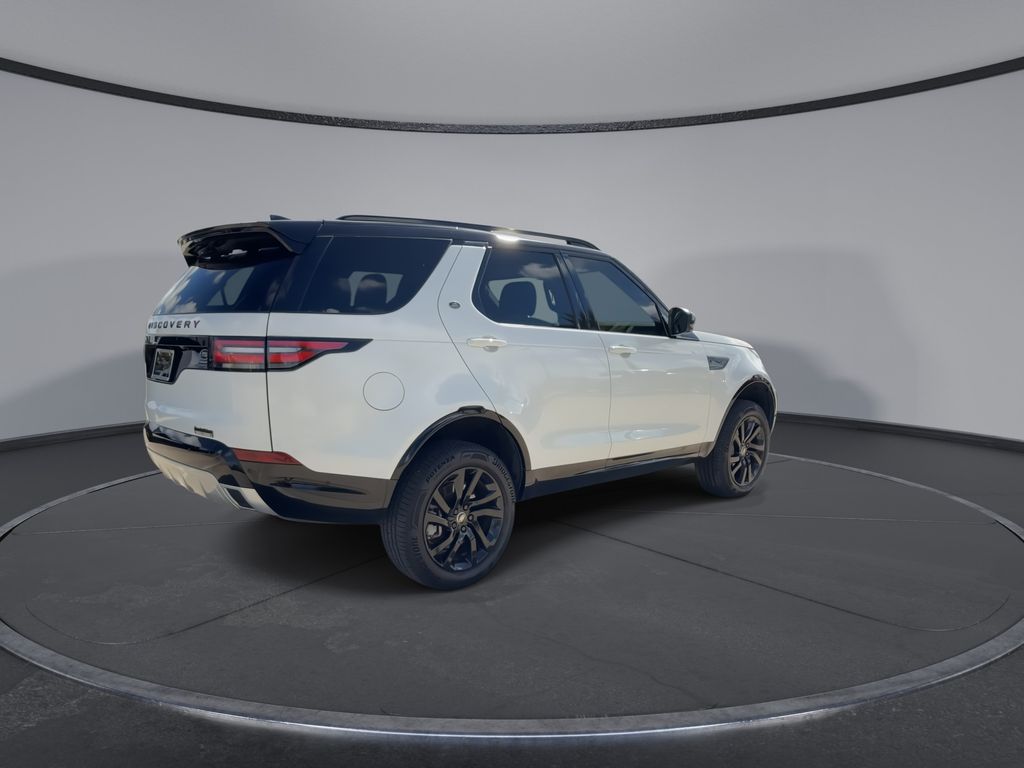 Thumbnail: 2020 Land Rover Discovery - 8