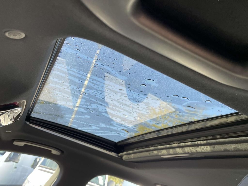 Thumbnail: 2025 Mercedes-Benz C-Class - 19