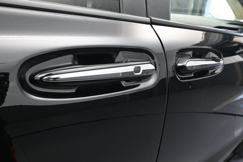 Used 2025 Midnight Black Metallic Toyota XLE image 40