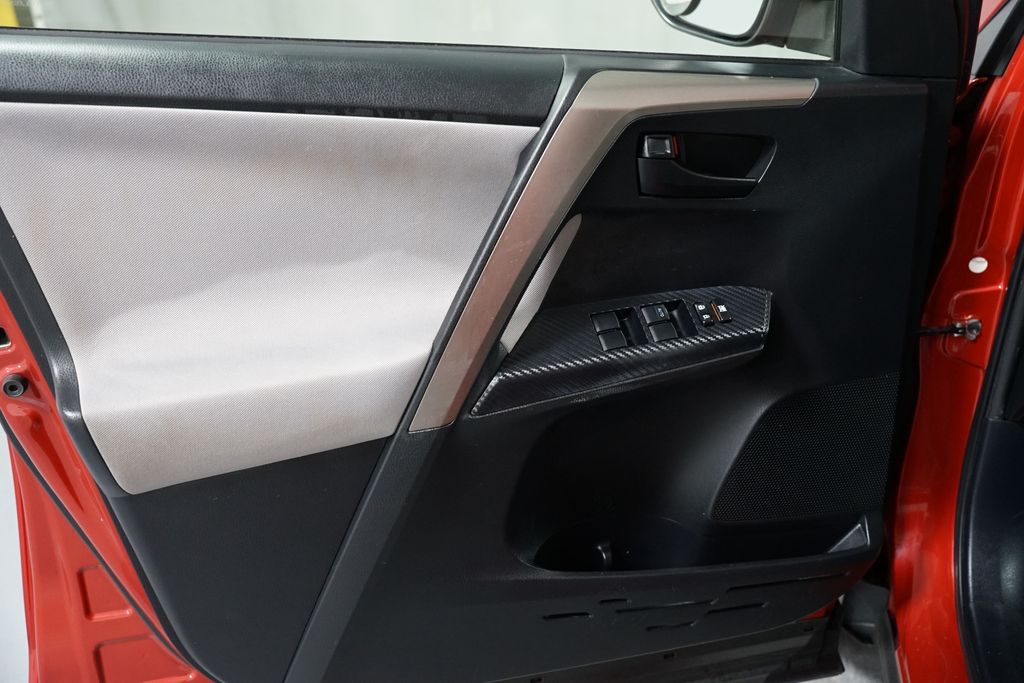 Thumbnail: 2014 Toyota RAV4 - 25