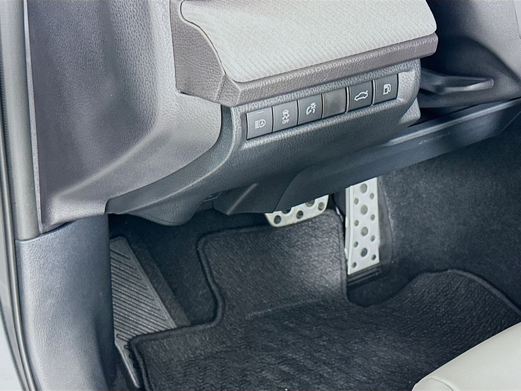 Thumbnail: 2025 Toyota Camry - 10