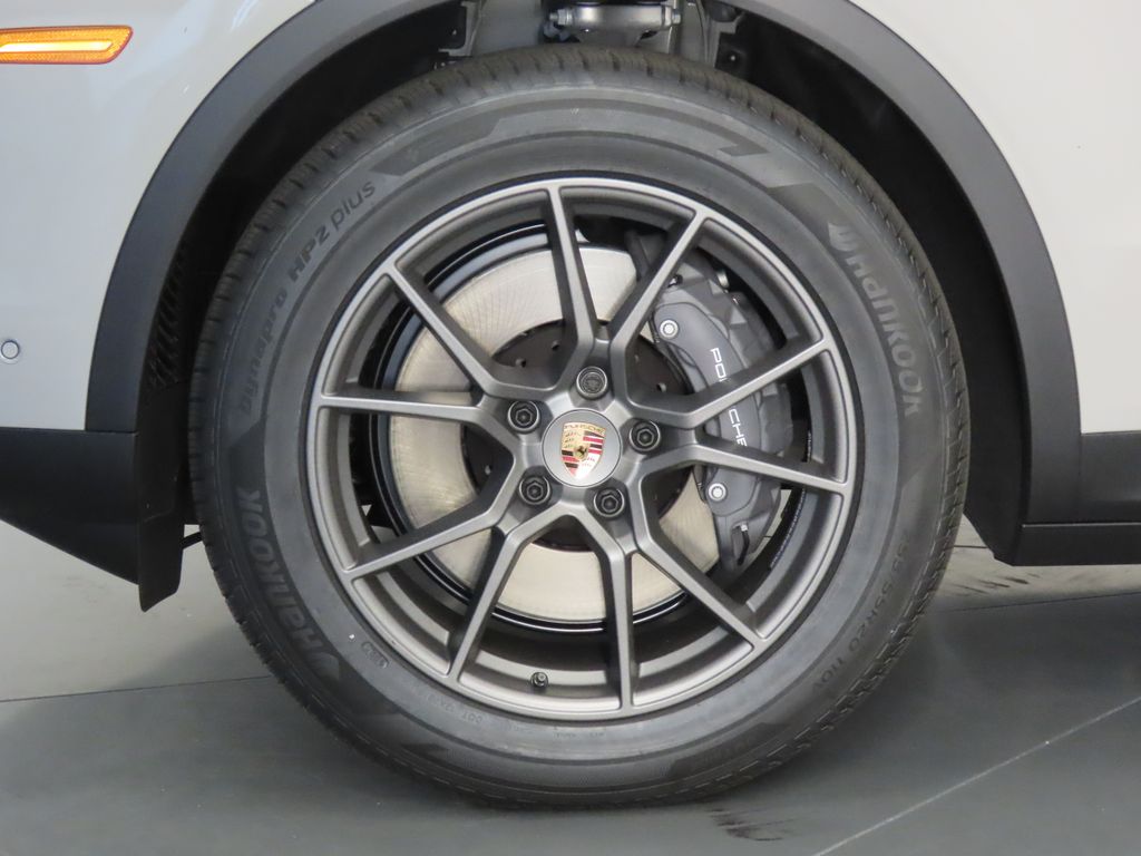 Thumbnail: 2026 Porsche Cayenne - 11