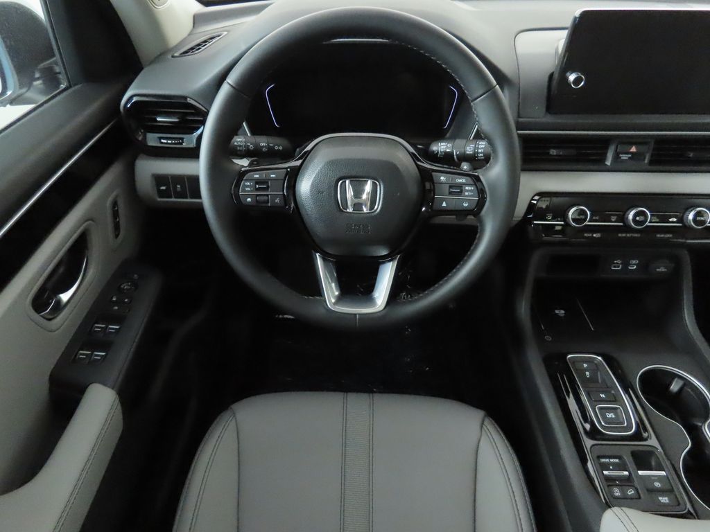 2025 Honda Pilot Touring 11