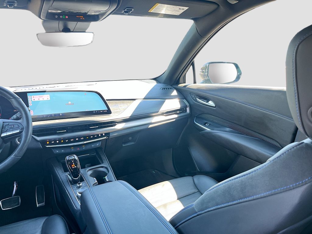 Used 2025 Green Cadillac Sport image 25