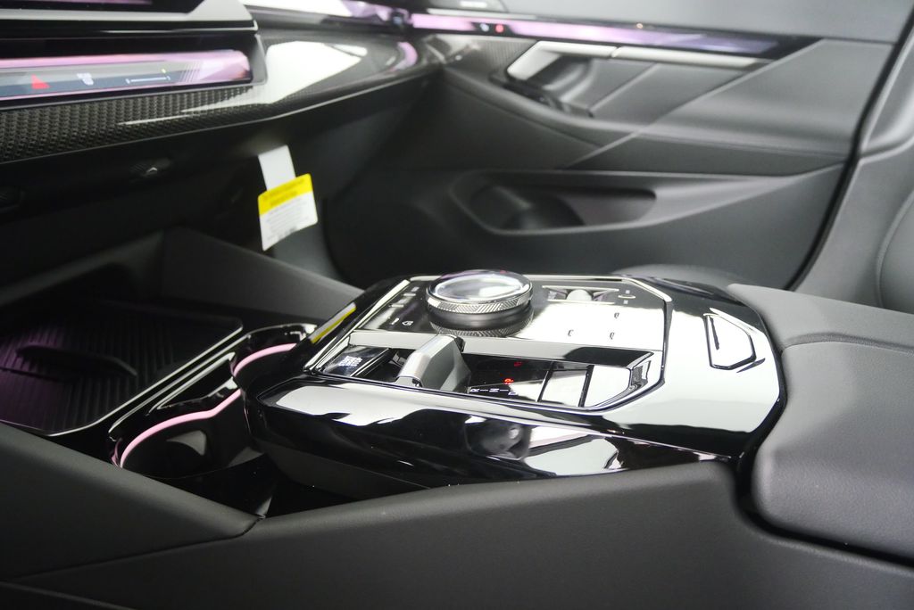 Thumbnail: 2026 BMW 5 Series - 23